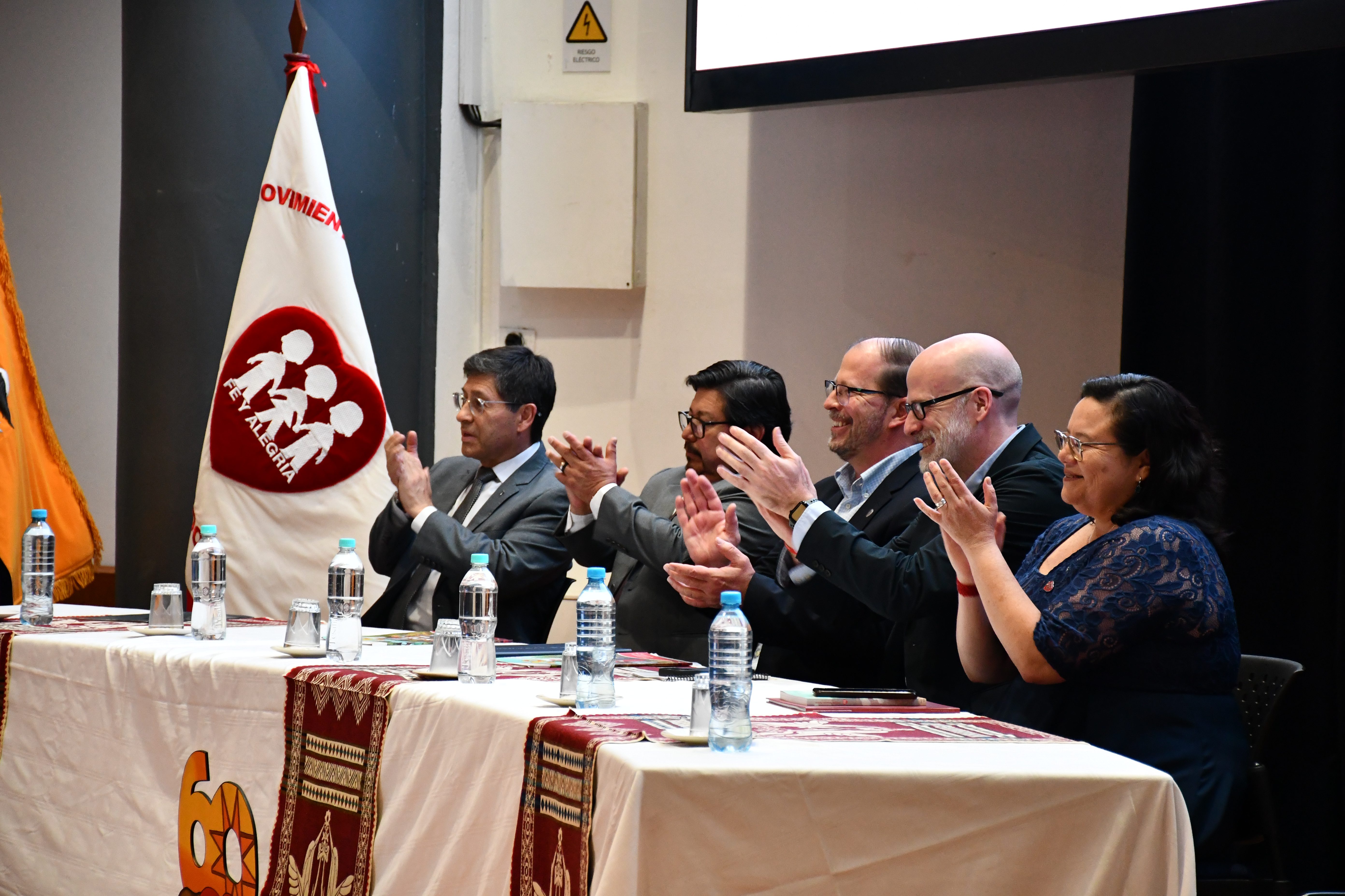 Fe y Alegría Ecuador celebra 60 años de compromiso educativo en solemne sesión conmemorativa