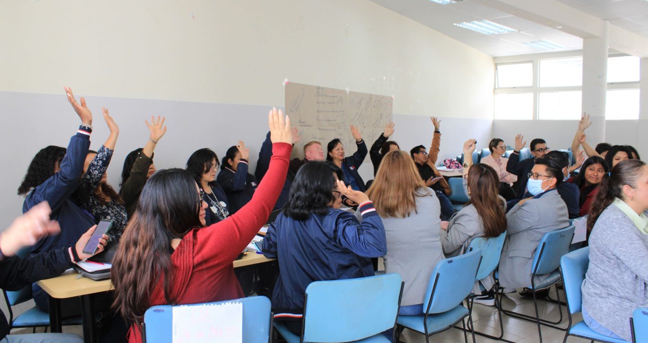 Formación para la transformación educativa con equipos gestores de instituciones educativas fiscales